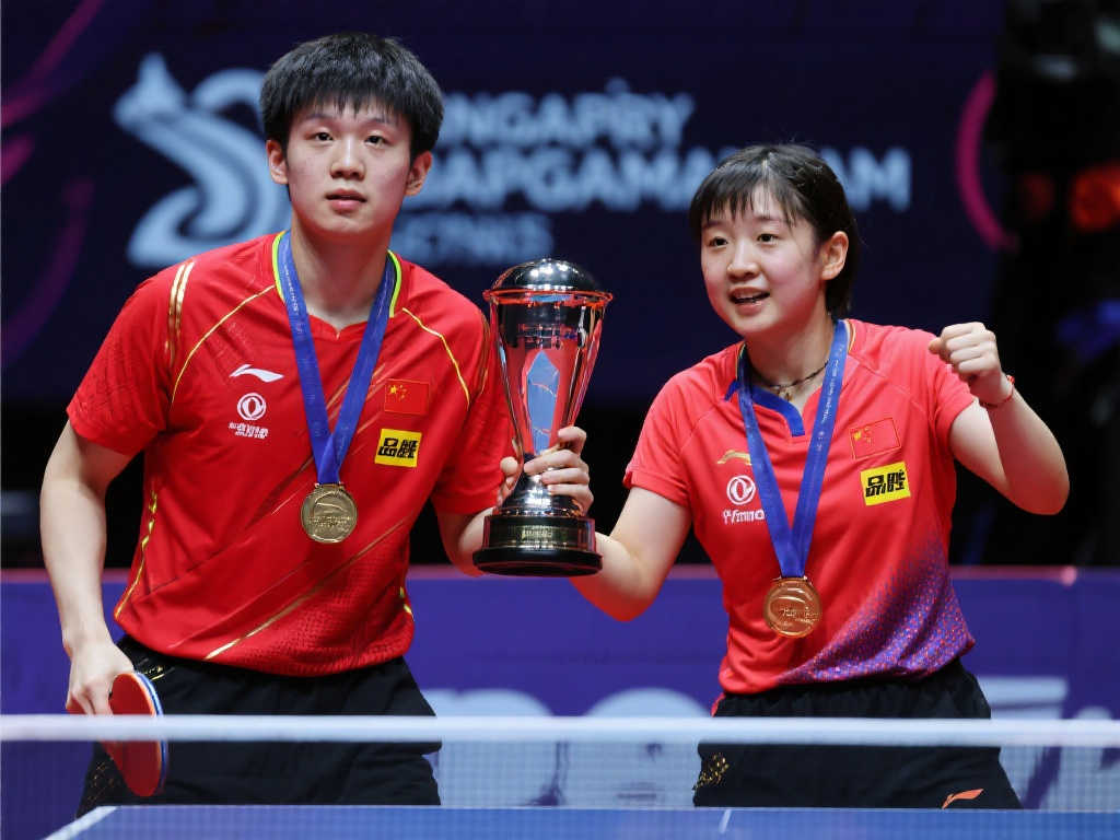 林诗栋蒯曼混双摘金 国乒新加坡赛豪取三冠